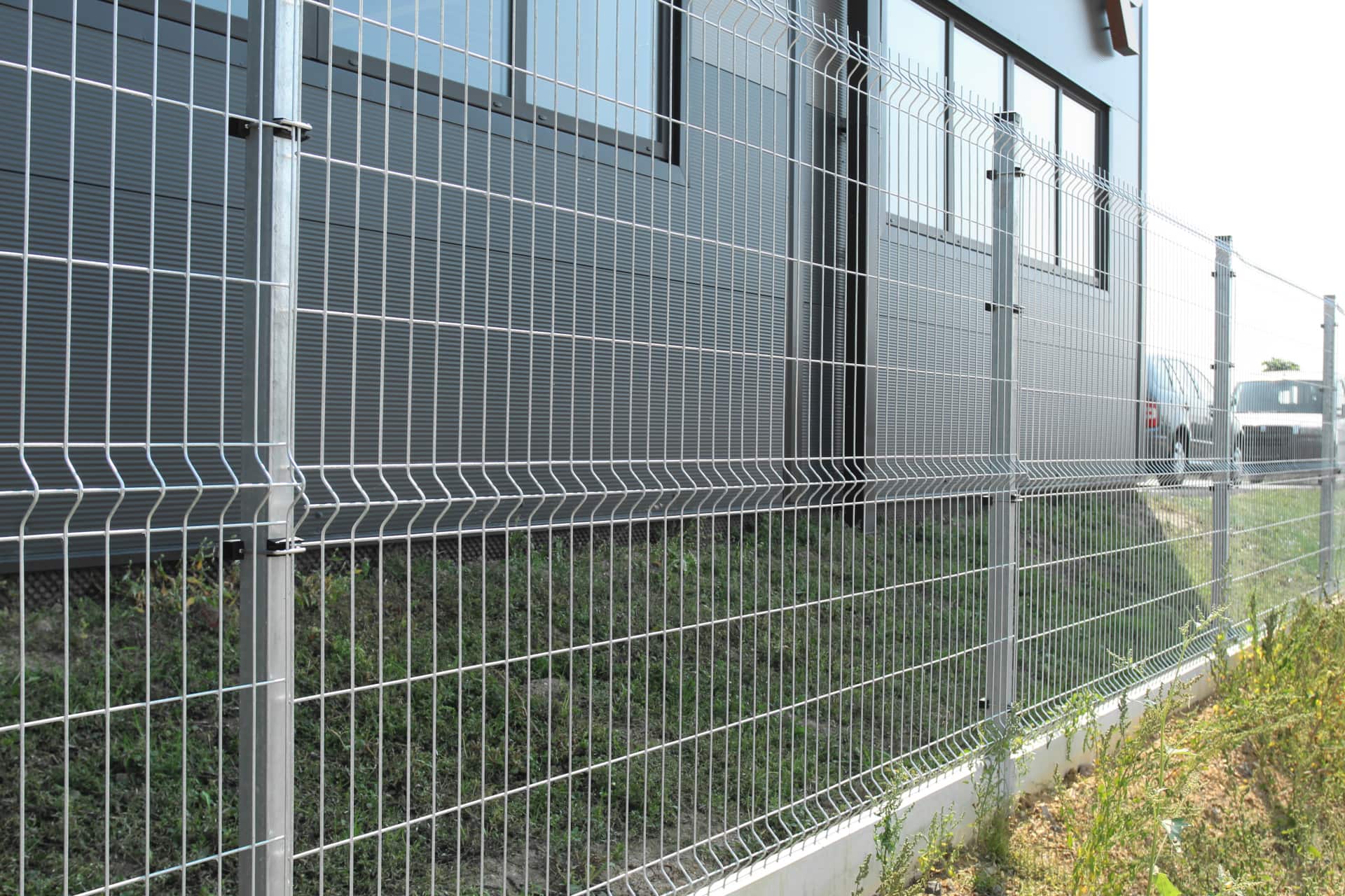 Pletiva Dobrý - Příšov - montáž 3D pozinkovaných panelů 3D pozink plotový panel